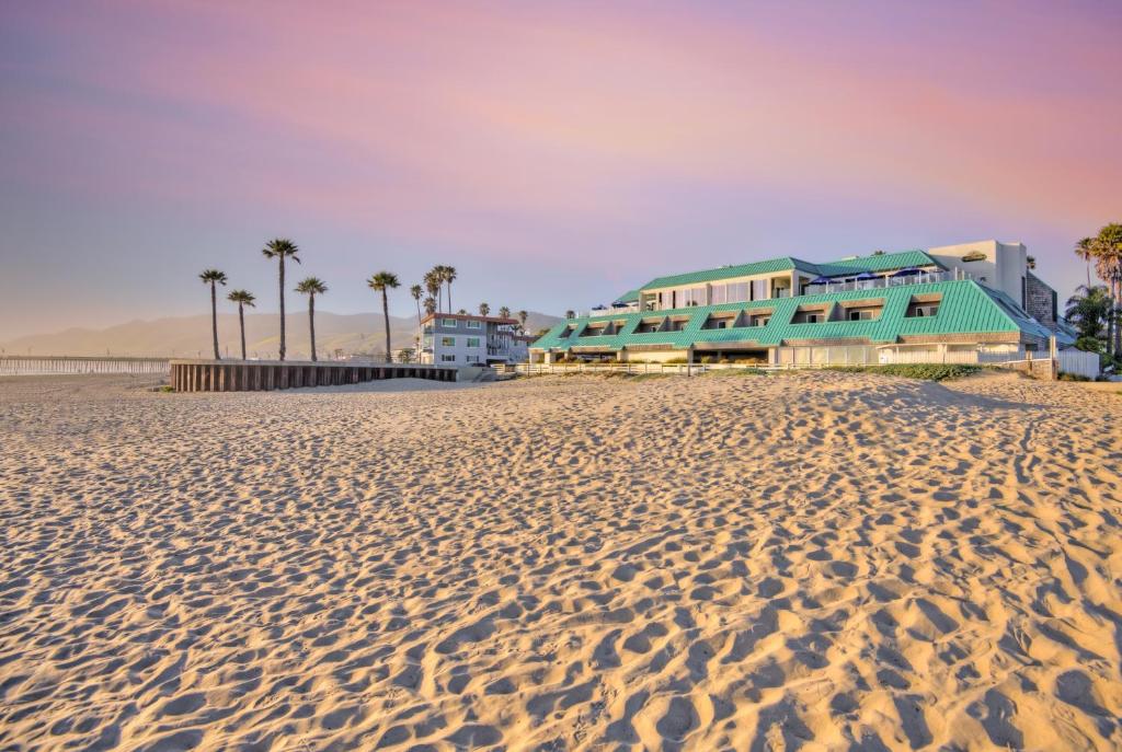 hotels with balcony in Pismo Beach