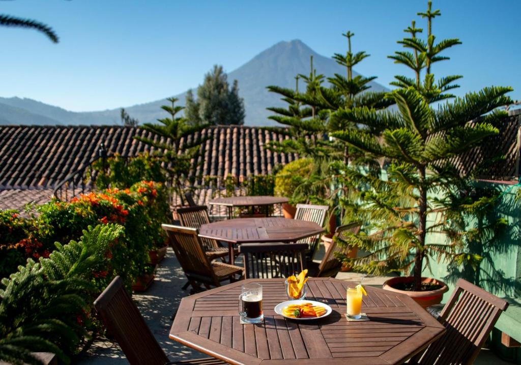 hotels with balcony in Antigua Guatemala