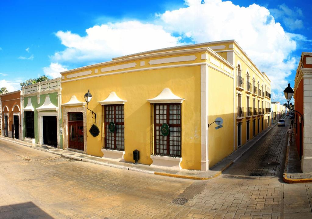 hotels with balcony in Campeche Mexico