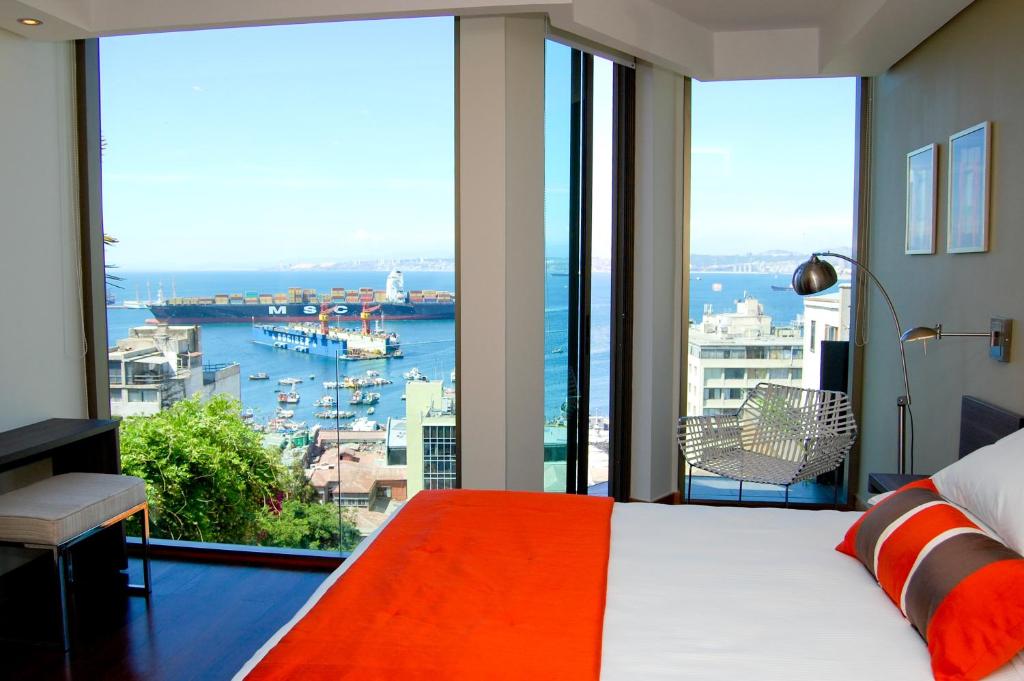 hotels with balcony in Valparaiso Chile