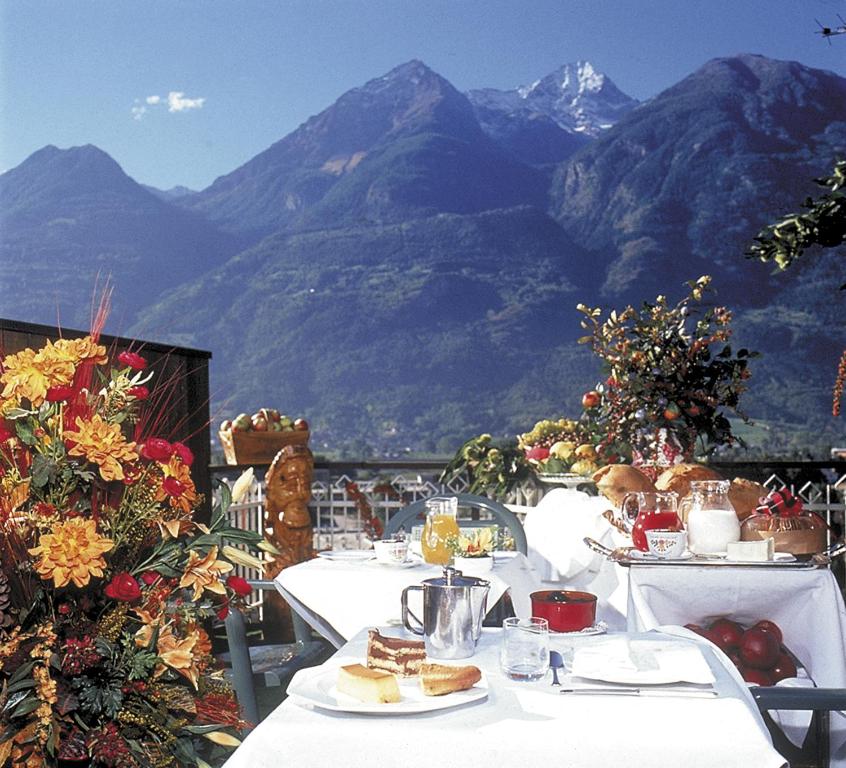 hotels with balcony in Aosta