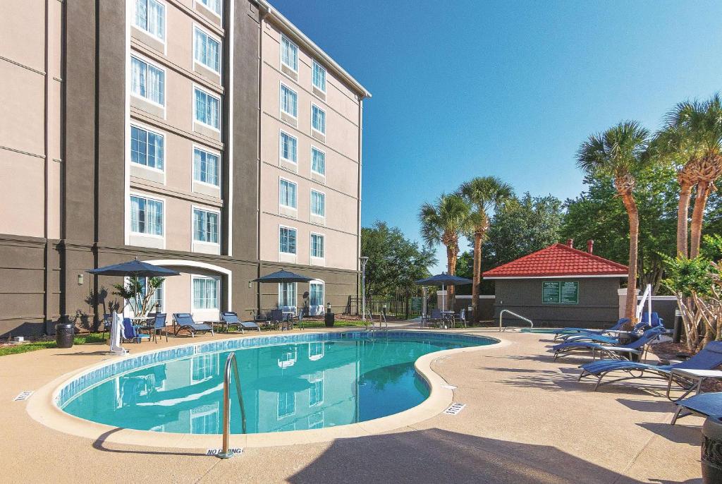 hotels with balcony in Orlando Harry P Leu Gardens