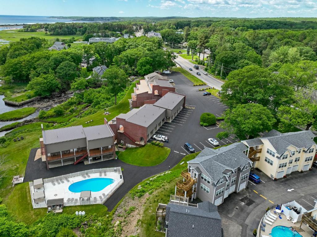 hotels with balcony in Ogunquit