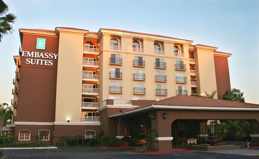 hotels with balcony in Anaheim