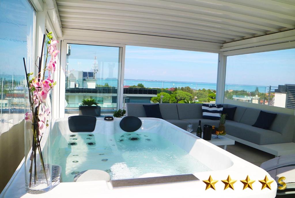 hotels with balcony in Lignano Sabbiadoro