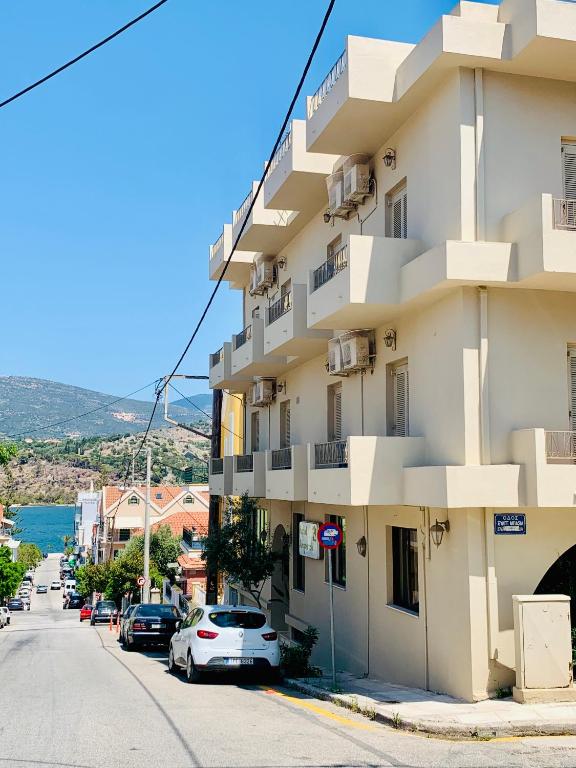 hotels with balcony in Argostolion