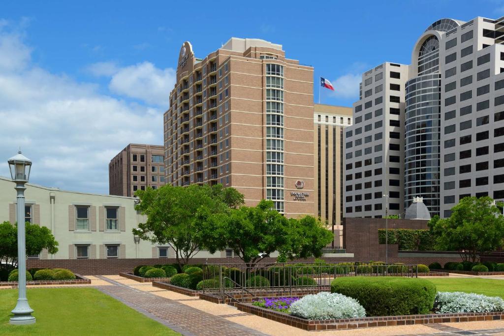 hotels with balcony in Austin United States