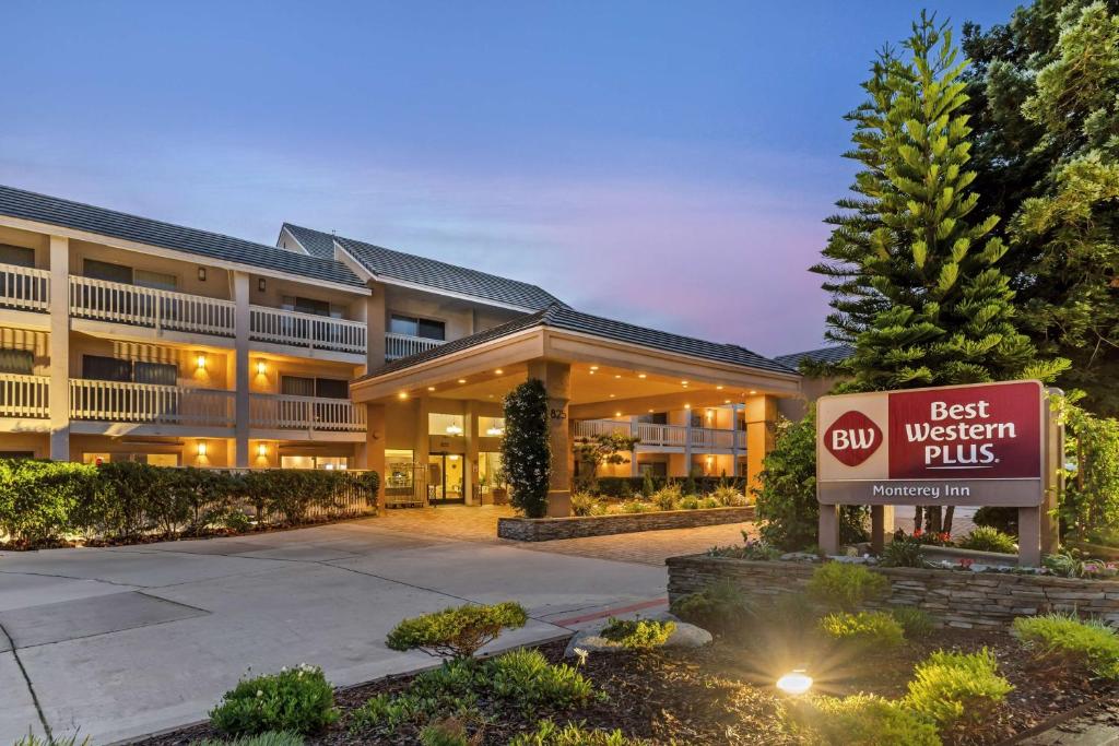 hotels with balcony in Monterey Wine Country