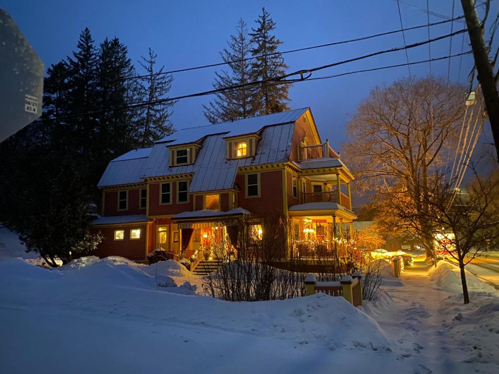 hotels with balcony in Vermont