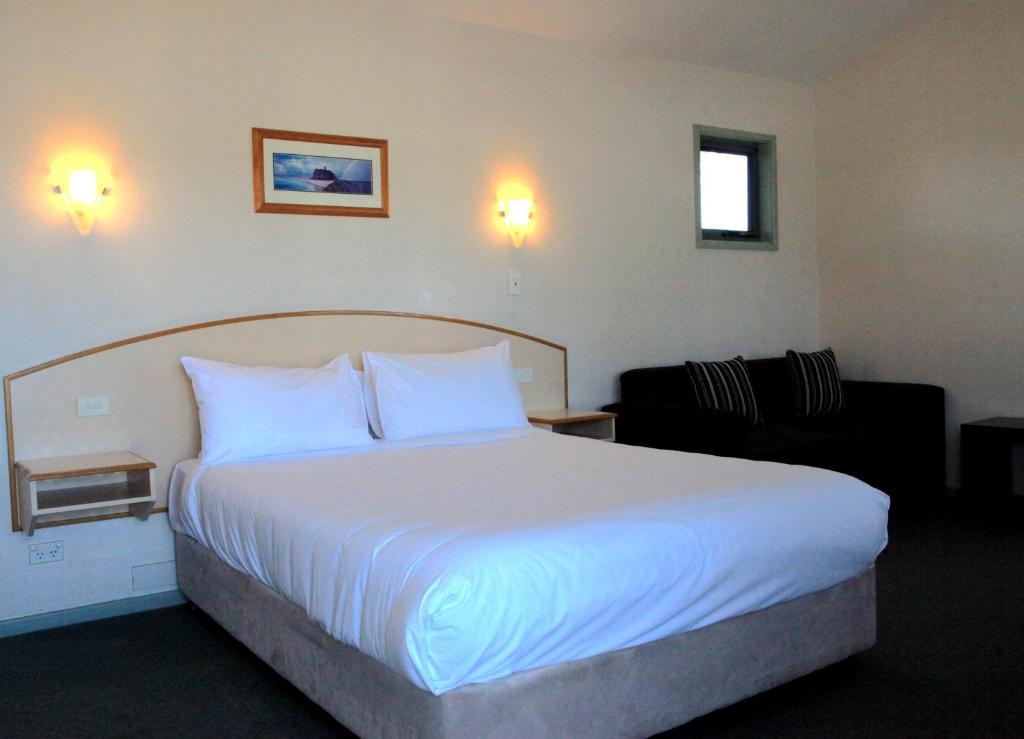 hotels with balcony in Newcastle Australia