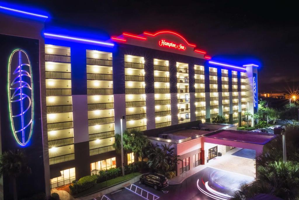 hotels with balcony in Cocoa Beach