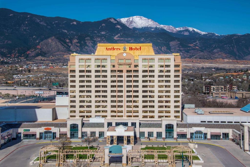 hotels with balcony in Colorado Springs