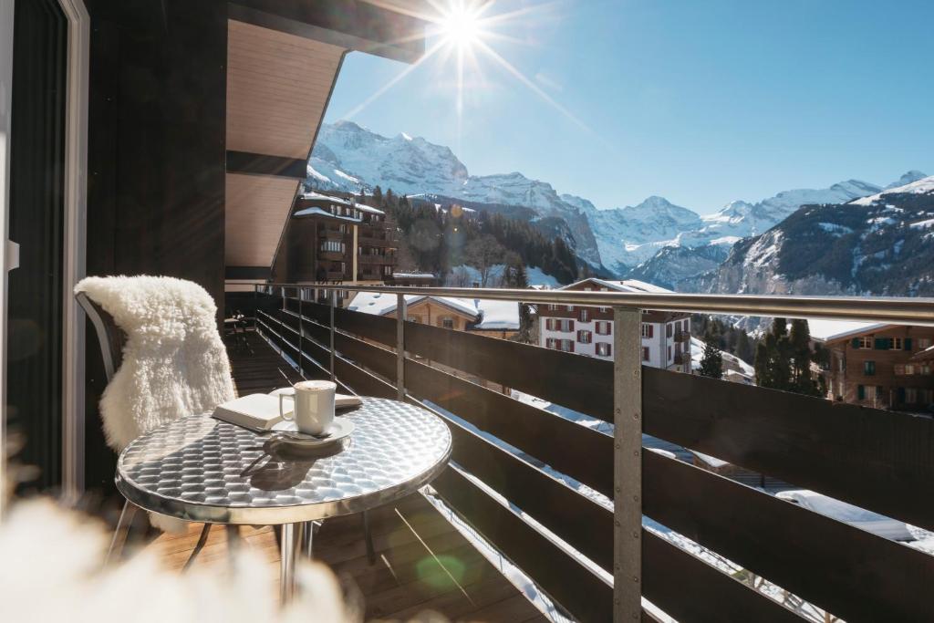 hotels with balcony in Wengen