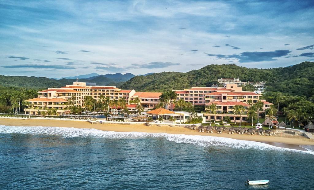 hotels with balcony in Santa Cruz Huatulco