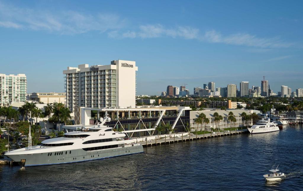 hotels with balcony in Fort Lauderdale The Fort Lauderdale Antique Car Museum