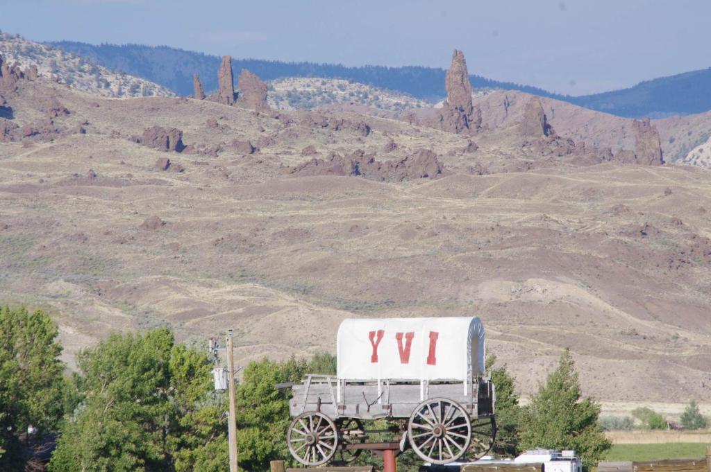 hotels with balcony in Wyoming