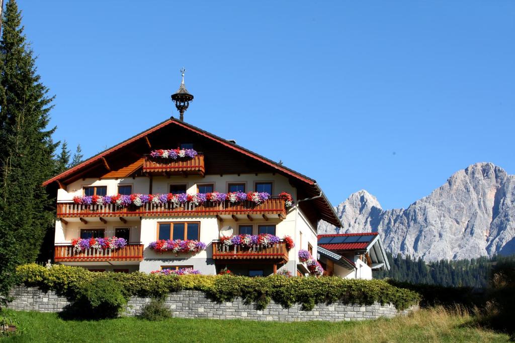 hotels with balcony in Ramsau Am Dachstein