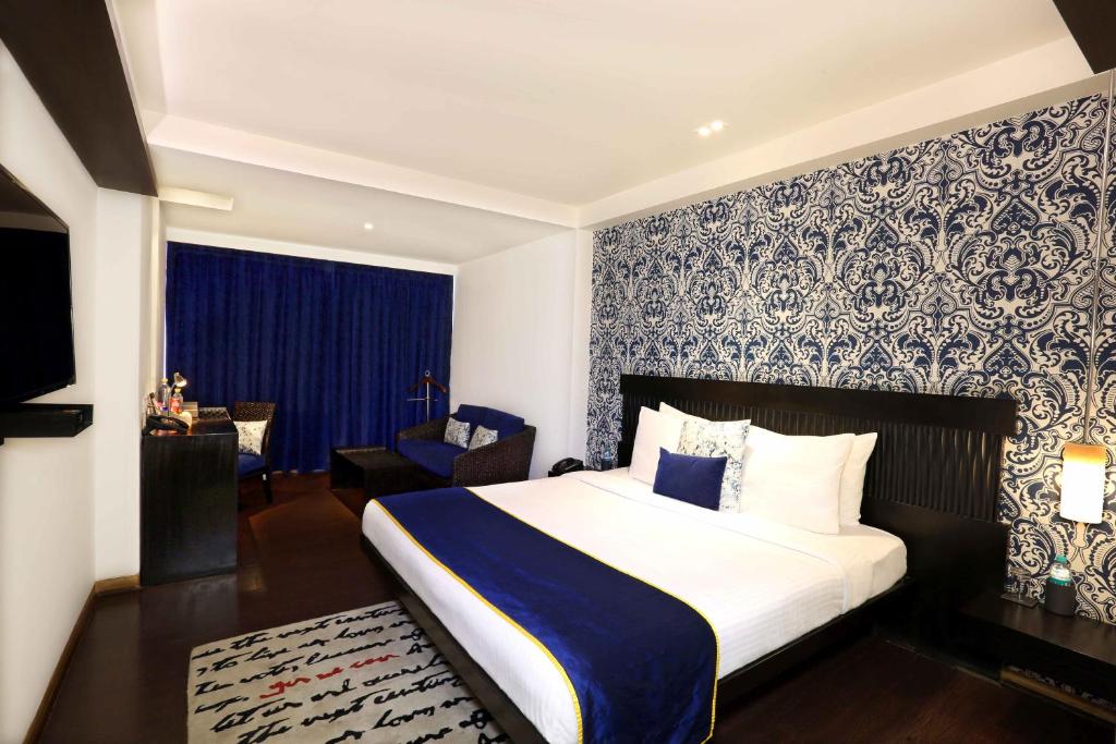 hotels with balcony in Noida