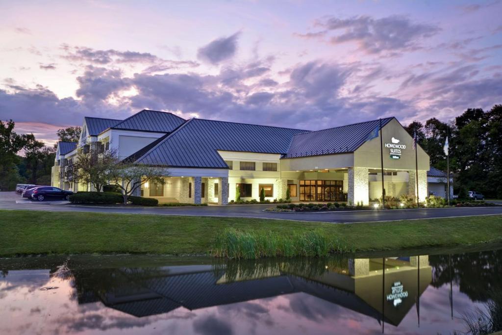 hotels with balcony in Indiana