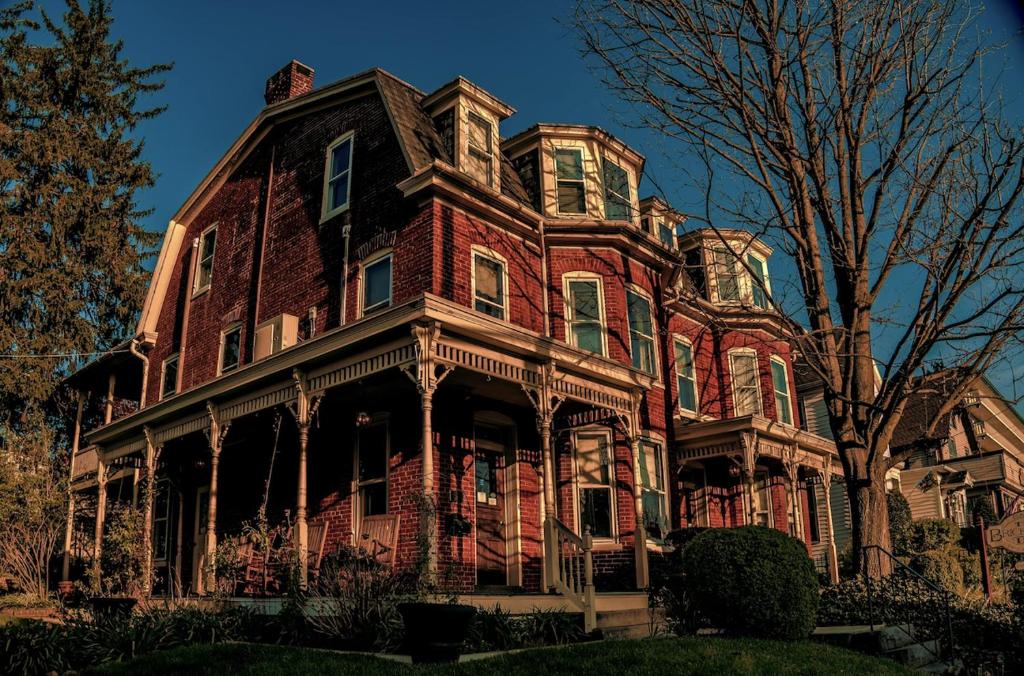 hotels with balcony in Gettysburg