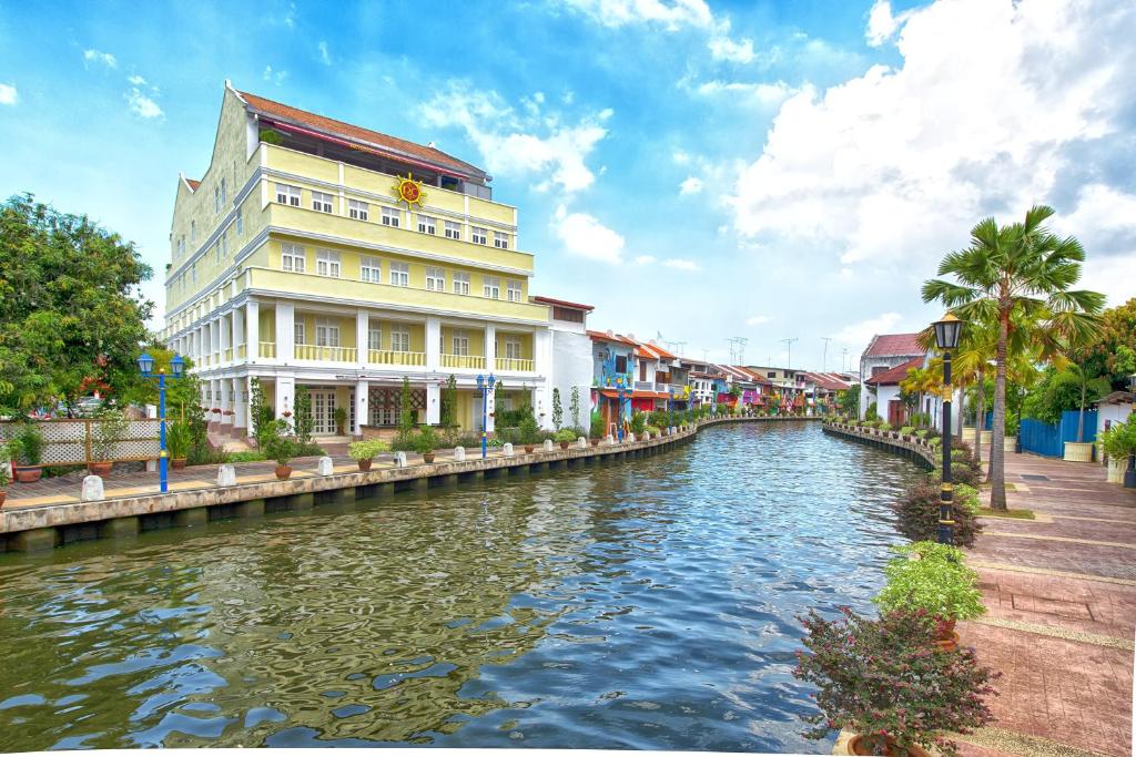 hotels with balcony in Melaka Malaysia Cheng Ho Gallery