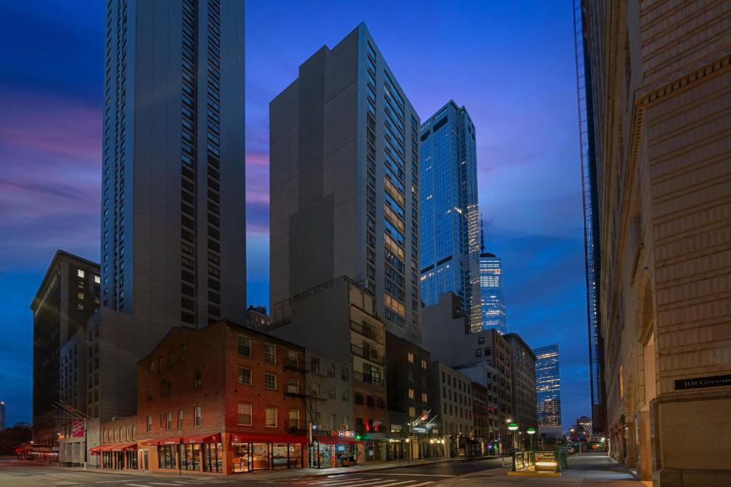 hotels with balcony in New York Statue Of Liberty National Monument