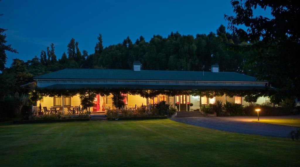 hotels with balcony in Blenheim