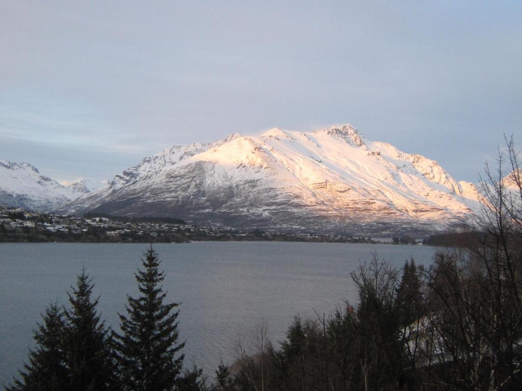 hotels with balcony in Queenstown New Zealand