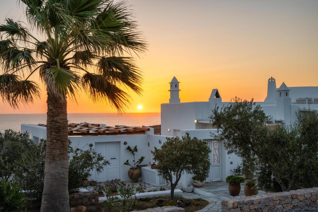 hotels with balcony in Santorini