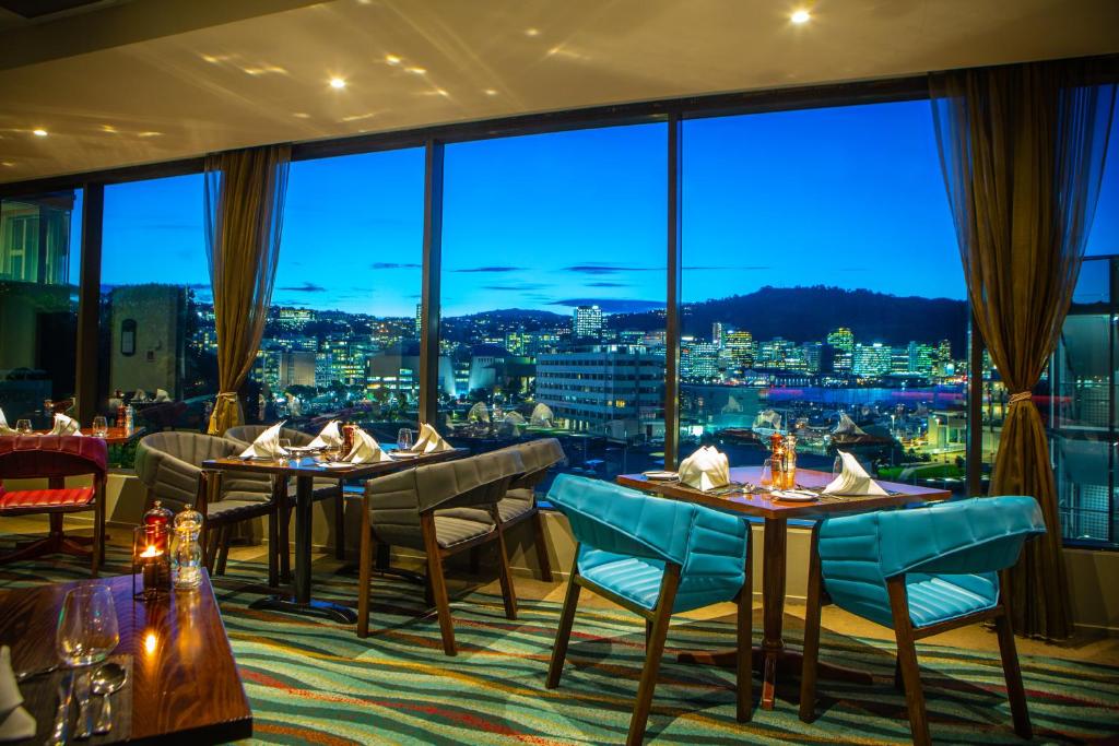 hotels with balcony in Wellington New Zealand