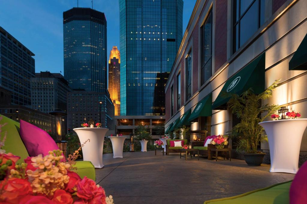 hotels with balcony in Minneapolis