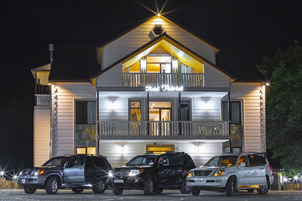 hotels with balcony in Mestia Chalaadi Glacier