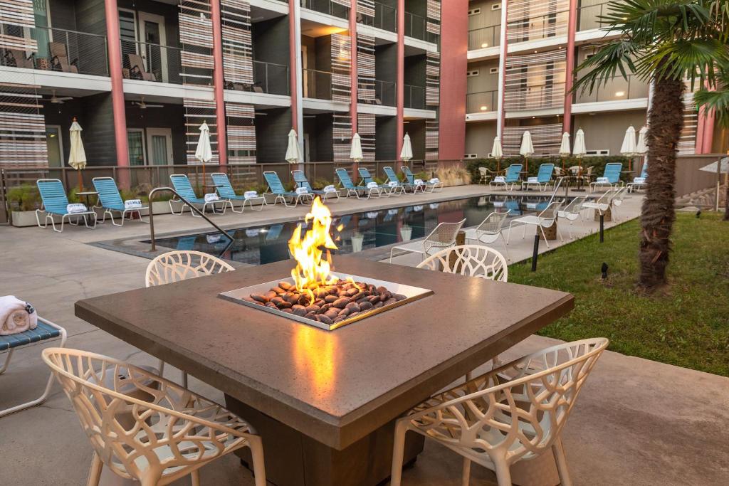 hotels with balcony in Austin United States