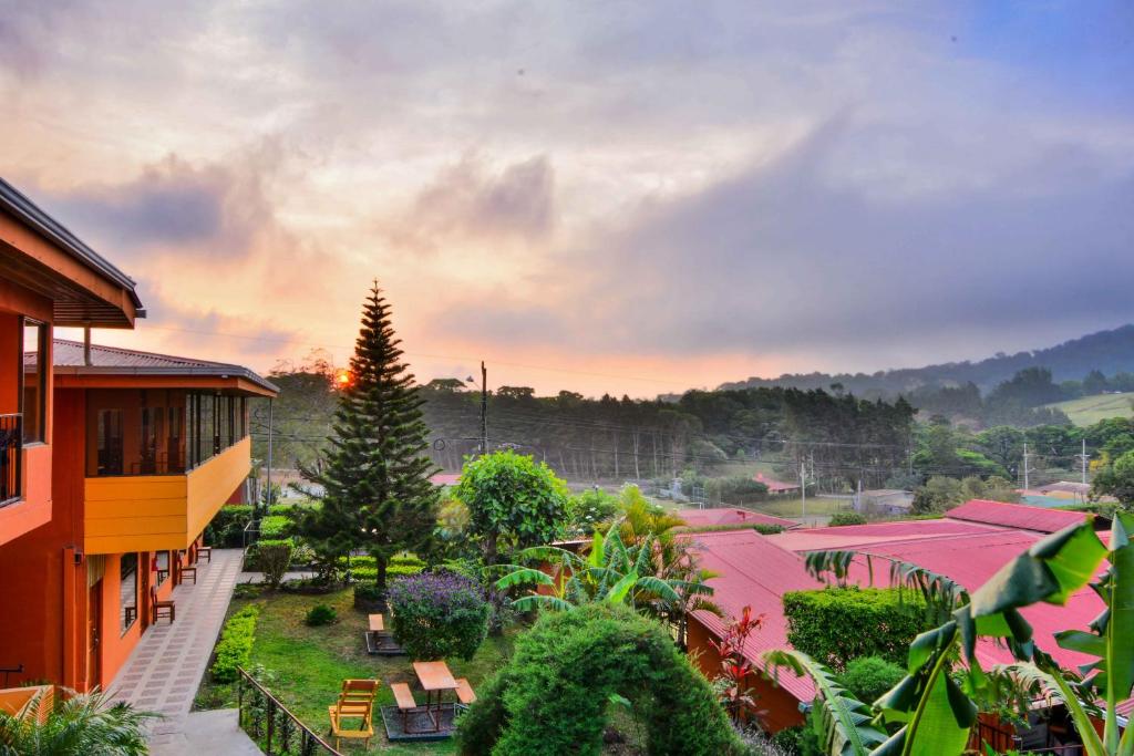 Monte Verde Hotels with Balcony