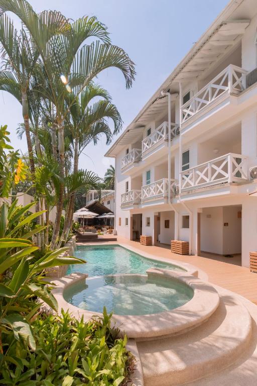 hotels with balcony in Santa Teresa