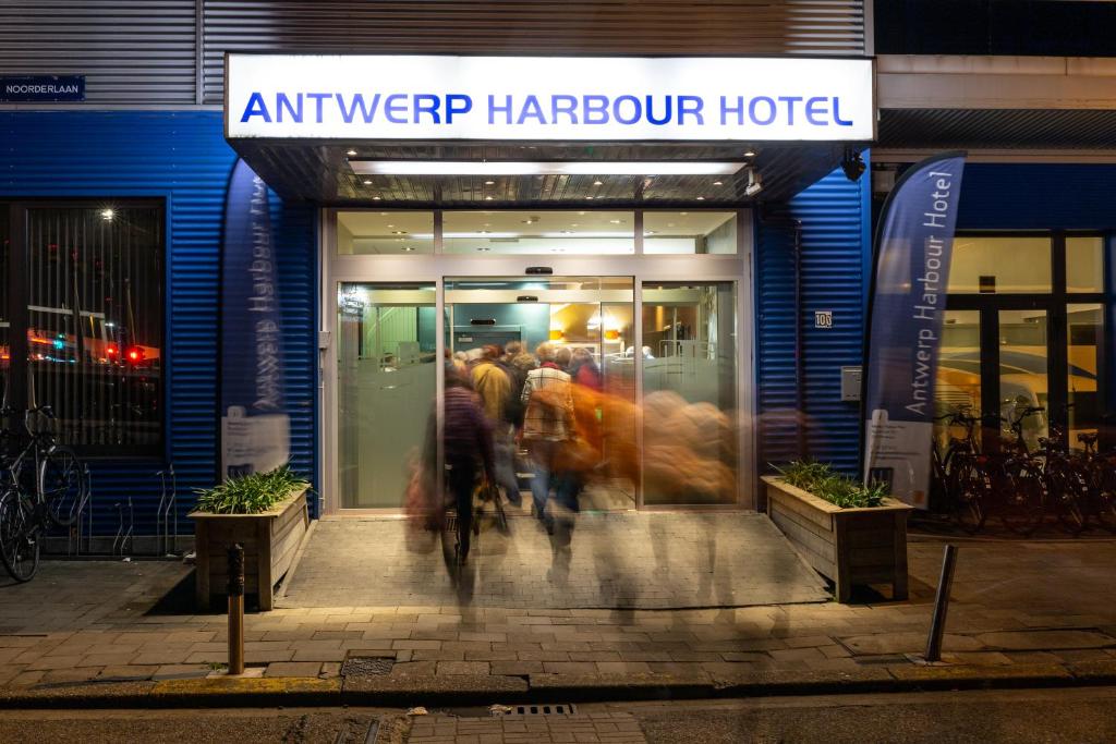 hotels with balcony in Antwerp