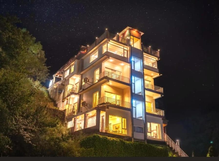 hotels with balcony in Kasauli