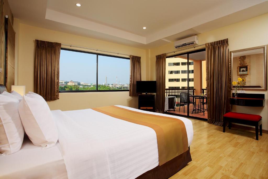 hotels with balcony in Pattaya Central