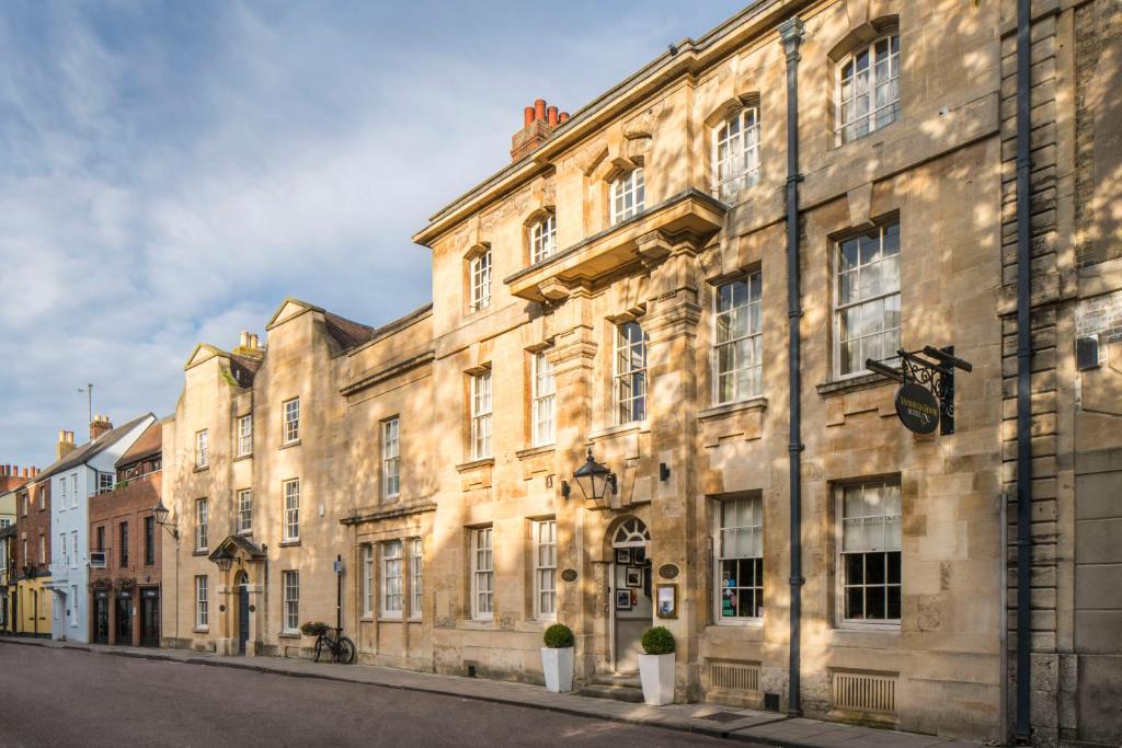 hotels with balcony in Oxford