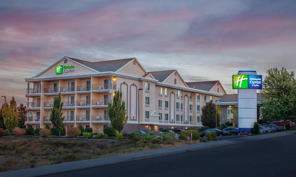 hotels with balcony in Richland United States 1