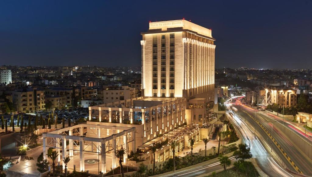 hotels with balcony in Amman