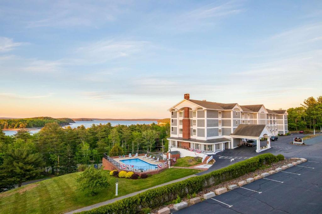 hotels with balcony in Bar Harbor