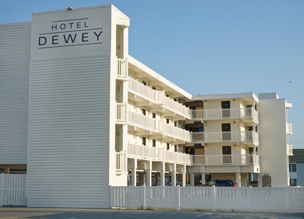 hotels with balcony in Delaware