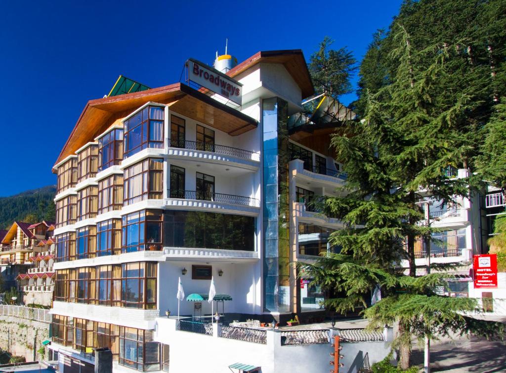 hotels with balcony in Manali