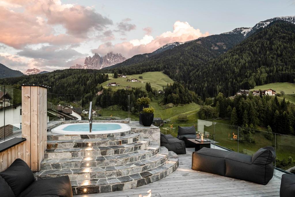 hotels with balcony in Dolomites