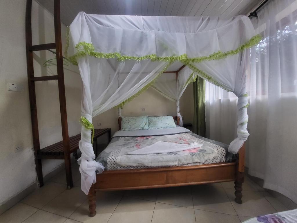 hotels with balcony in Naivasha