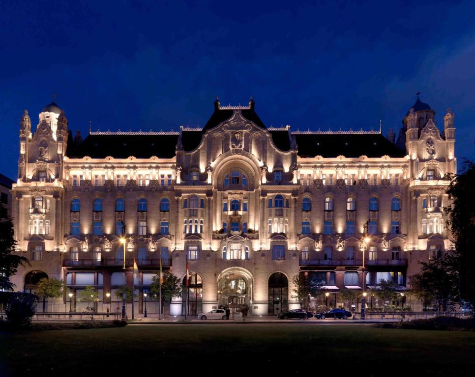 hotels with balcony in Budapest