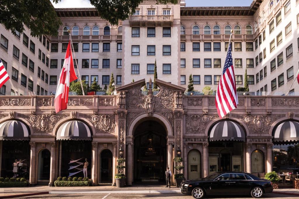 hotels with balcony in Los Angeles