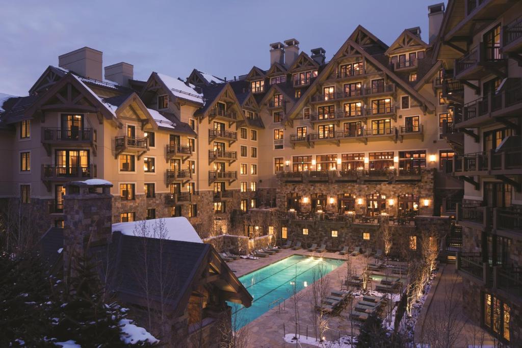 hotels with balcony in Colorado