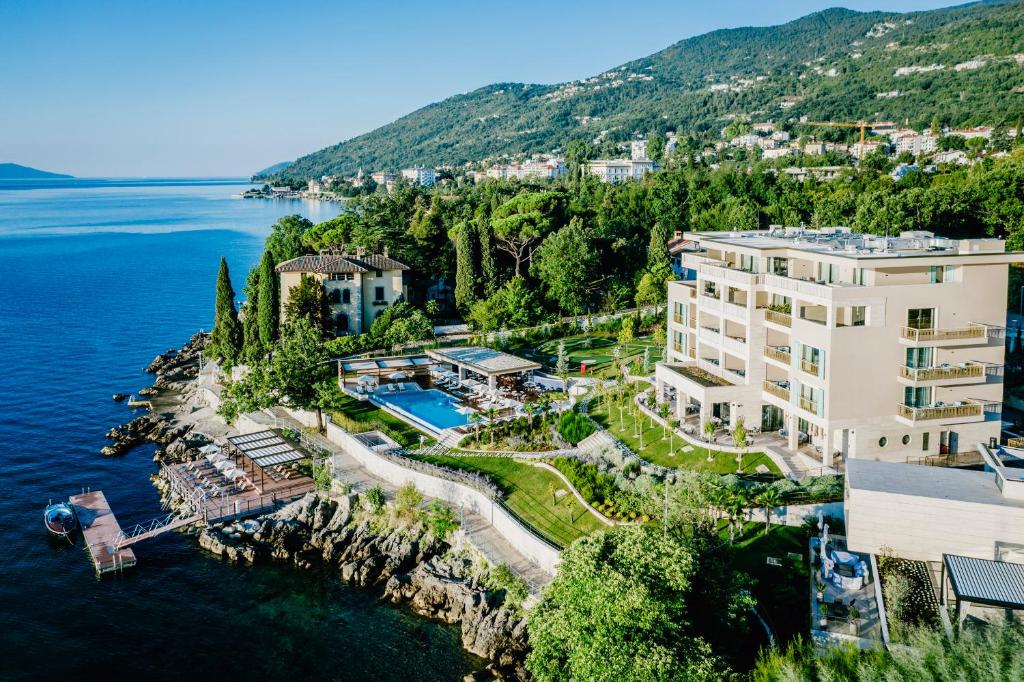 hotels with balcony in Opatija